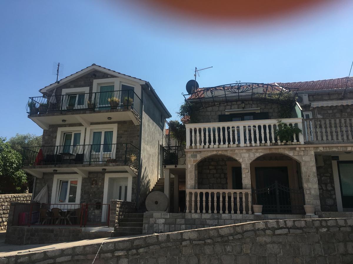 Studio Apartments Krasici Tivat Exteriör bild