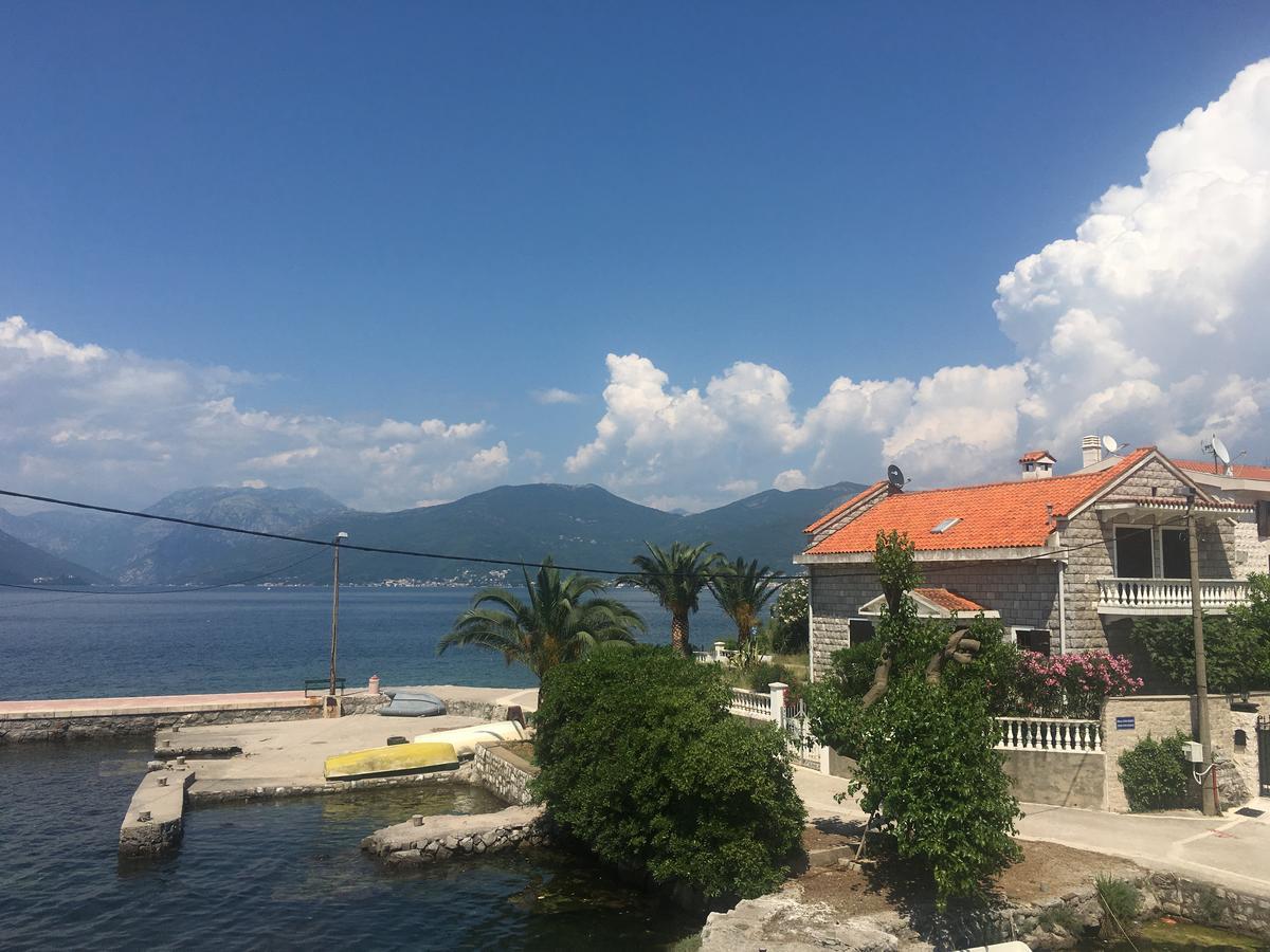Studio Apartments Krasici Tivat Exteriör bild
